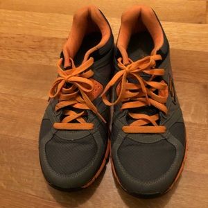 Men’s Skechers (barely worn)